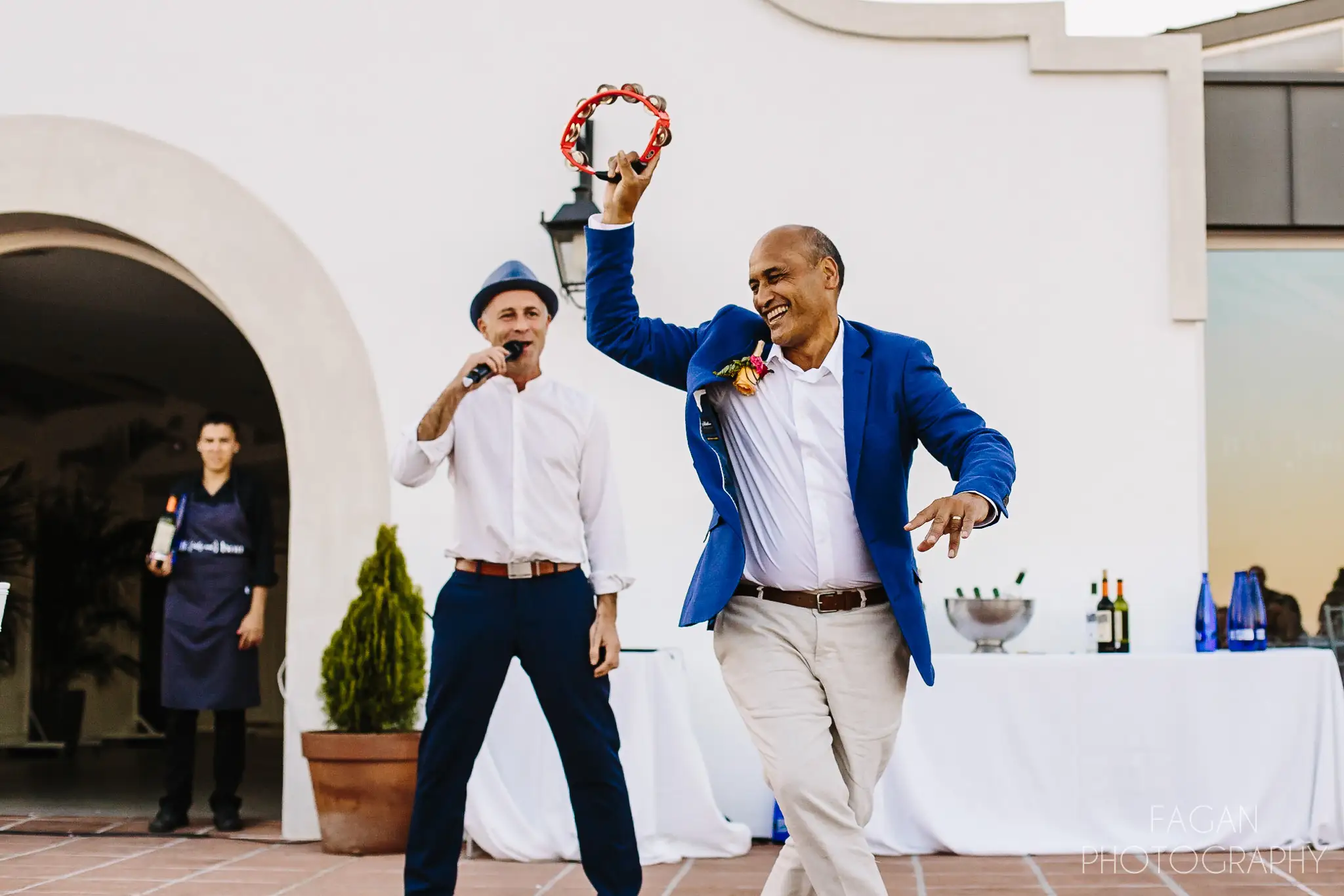 Cocktail hour at a wedding on the Costa del Sol